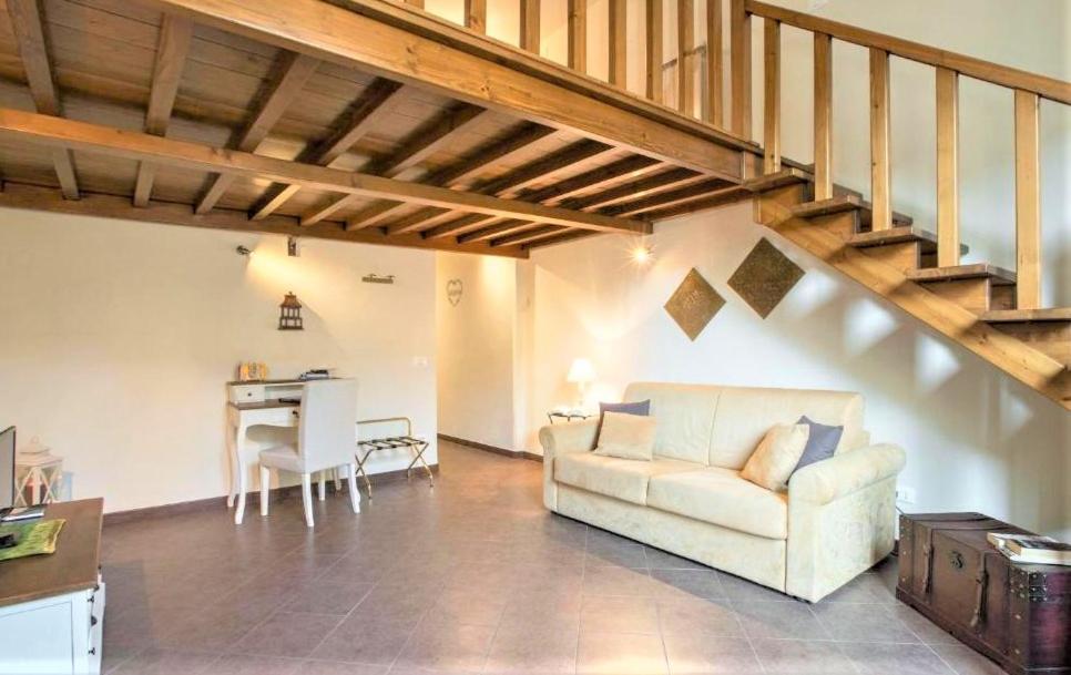 Charming Suite Cavour Heart Of Флоренция Екстериор снимка