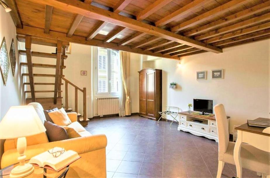 Charming Suite Cavour Heart Of Флоренция Екстериор снимка