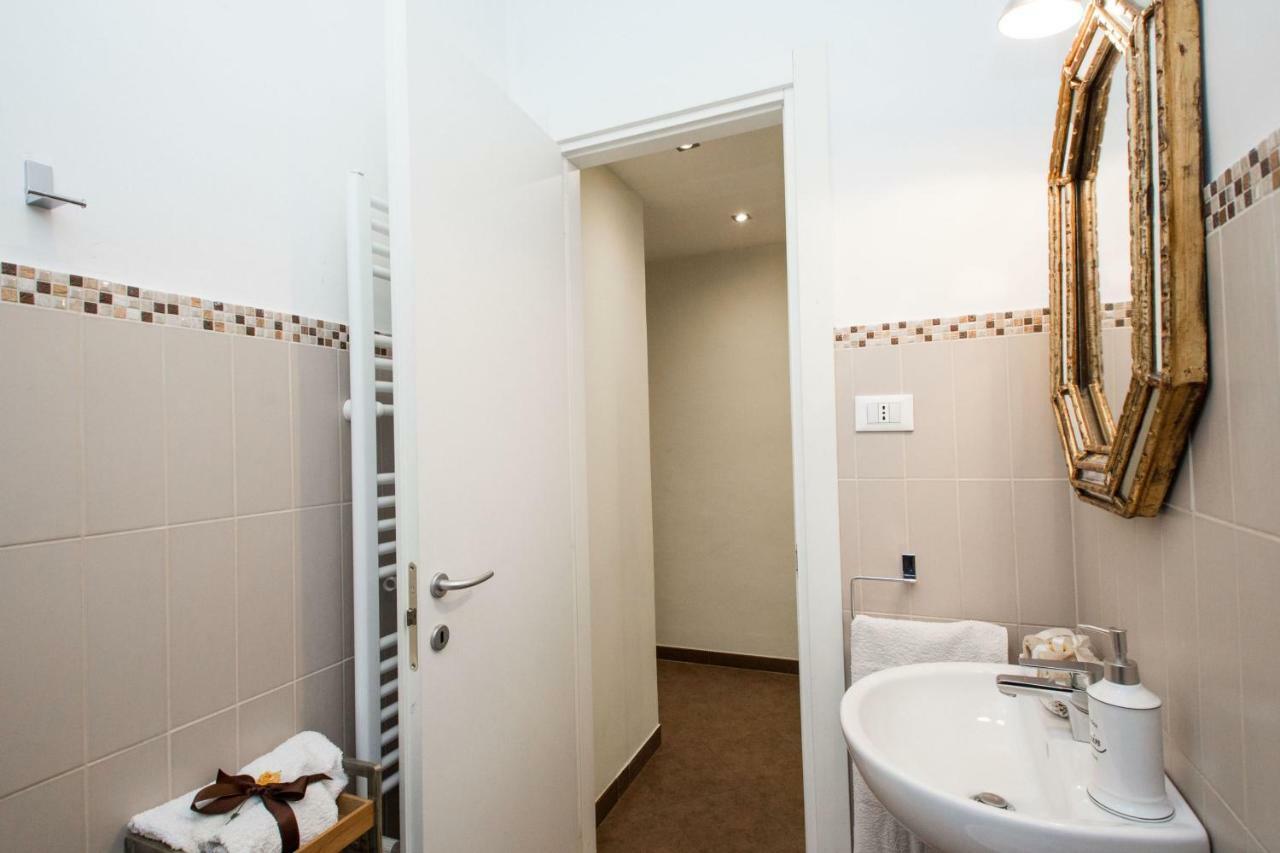 Charming Suite Cavour Heart Of Флоренция Екстериор снимка