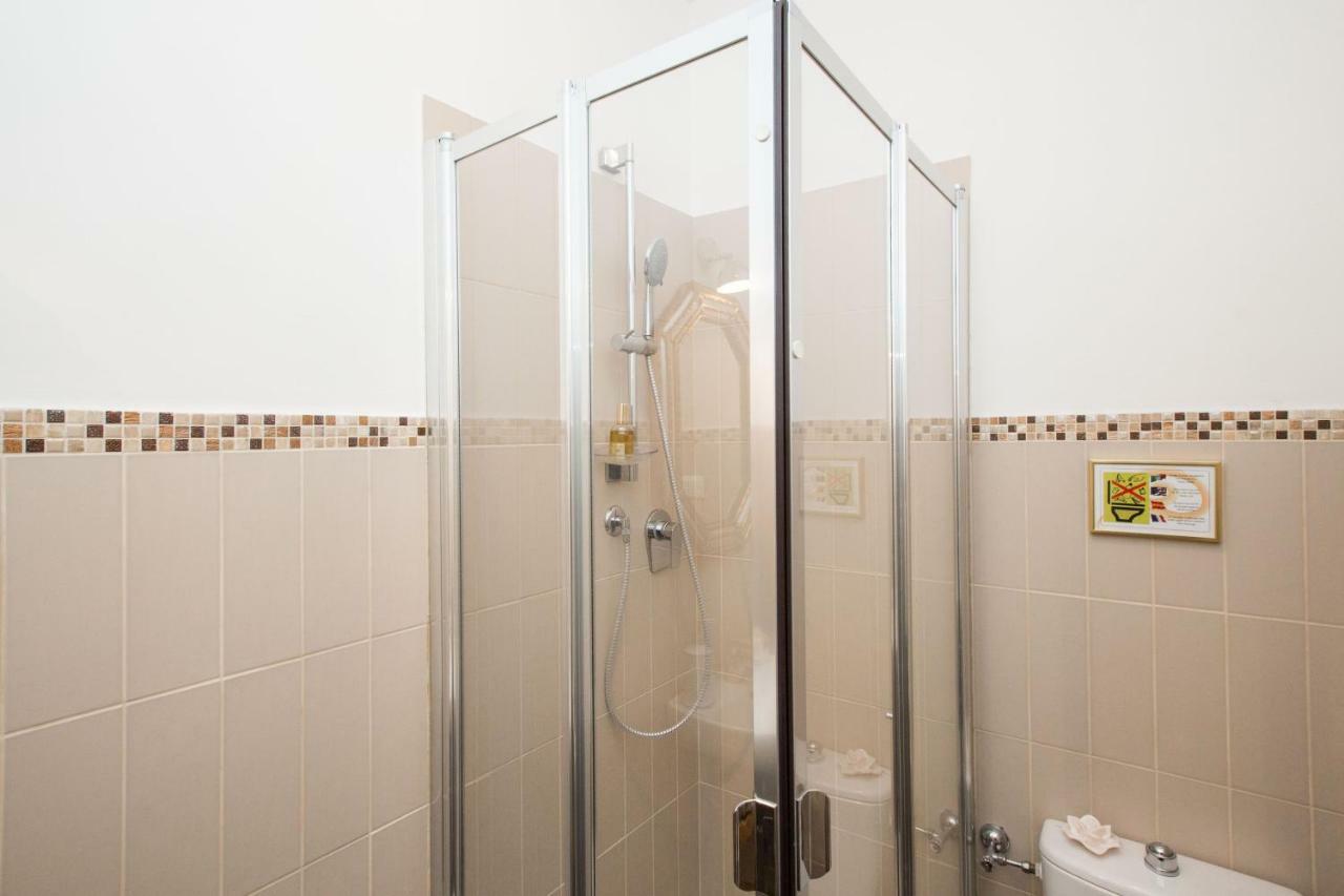 Charming Suite Cavour Heart Of Флоренция Екстериор снимка